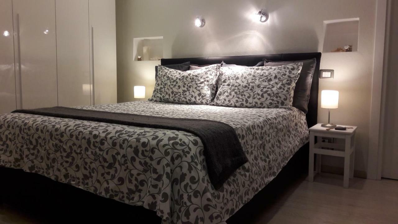 Appartamento Piazzetta La Maddalena 萨沃纳 外观 照片